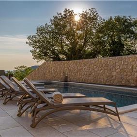 5 bedroom villa with pool near Crikvenica, sleeps 10